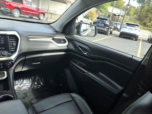 Used 2023 GMC Acadia SLT w/ Elevation Edition image 14