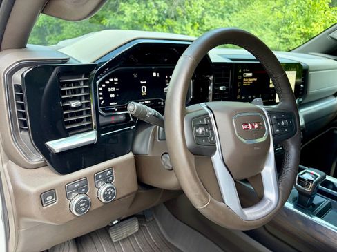 Used 2025 GMC Sierra 1500 SLT w/ SLT Convenience Package AWD/4WD image 15