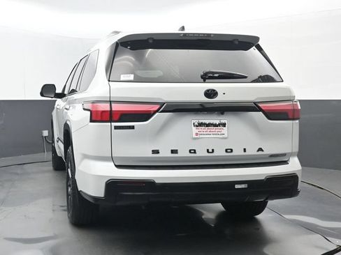Used 2025 Toyota Sequoia Platinum AWD/4WD image 20