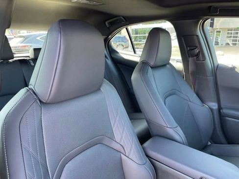 New 2026 Lexus UX 300h AWD image 18