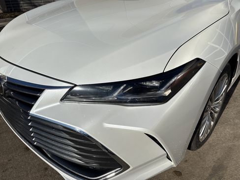 Used 2020 Toyota Avalon Limited image 6