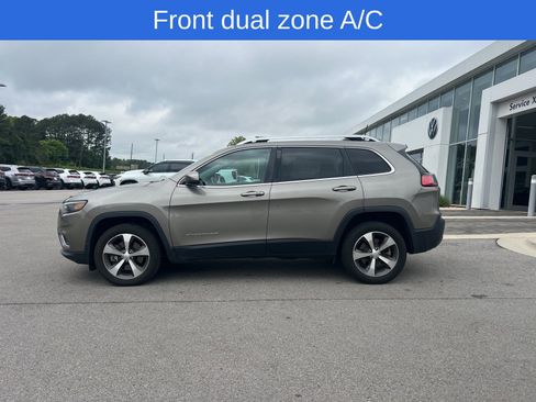 Used 2020 Jeep Cherokee Limited AWD/4WD image 3