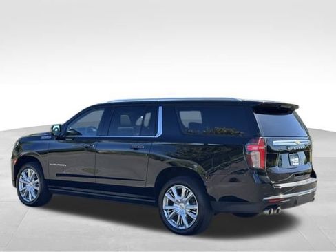 Used 2022 Chevrolet Suburban High Country w/ Premium Package 2 AWD/4WD image 5