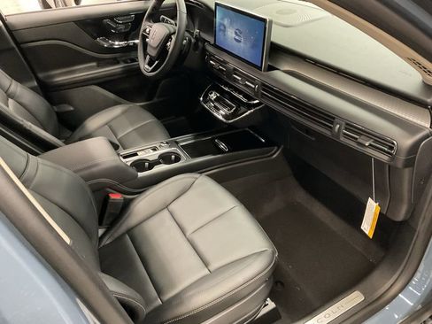 New 2026 Lincoln Corsair Premiere image 19