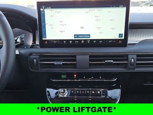 Used 2025 Lincoln Corsair Premiere w/ Equipment Group 101A image 10