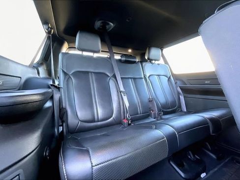 Used 2024 Jeep Wagoneer L Series II w/ Flexible Seating Group image 18