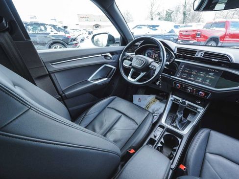 Used 2025 Audi Q3 2.0T Premium image 36