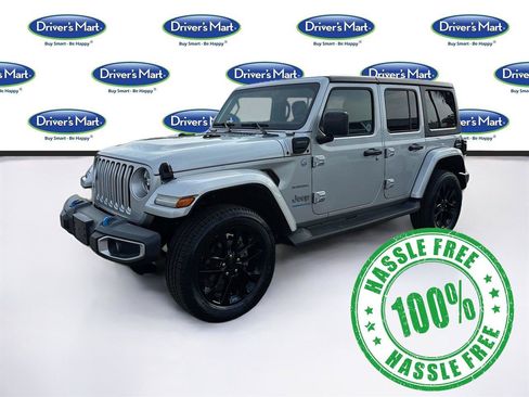 Used 2023 Jeep Wrangler Unlimited Sahara w/ Cold Weather Group AWD/4WD image 3
