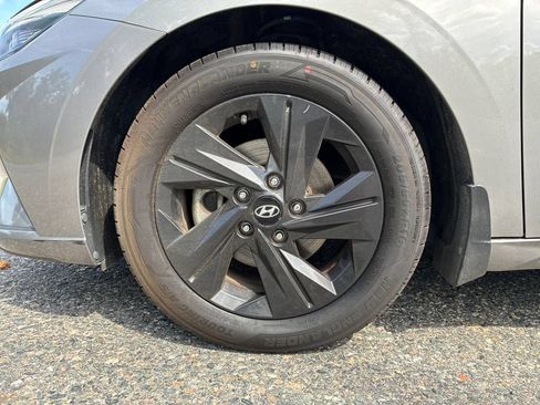 Used 2022 Hyundai Elantra SEL FWD image 25