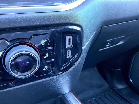 Used 2024 Chevrolet Silverado 1500 High Country w/ Midnight Edition AWD/4WD image 17