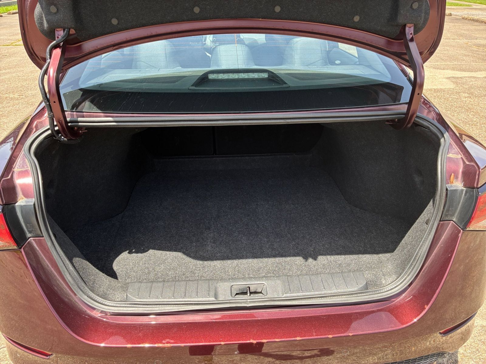 Used 2025 Nissan Sentra SV FWD image 28