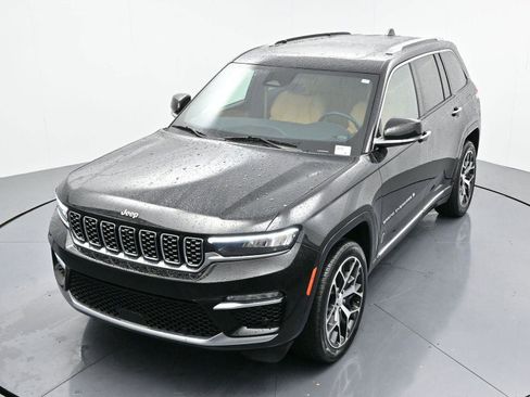 Used 2023 Jeep Grand Cherokee Summit image 10
