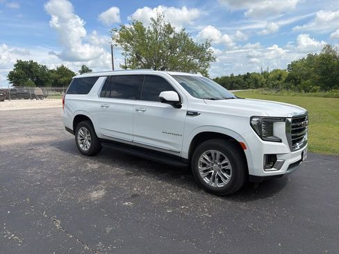Used 2023 GMC Yukon XL SLT w/ SLT Luxury Package AWD/4WD image 1