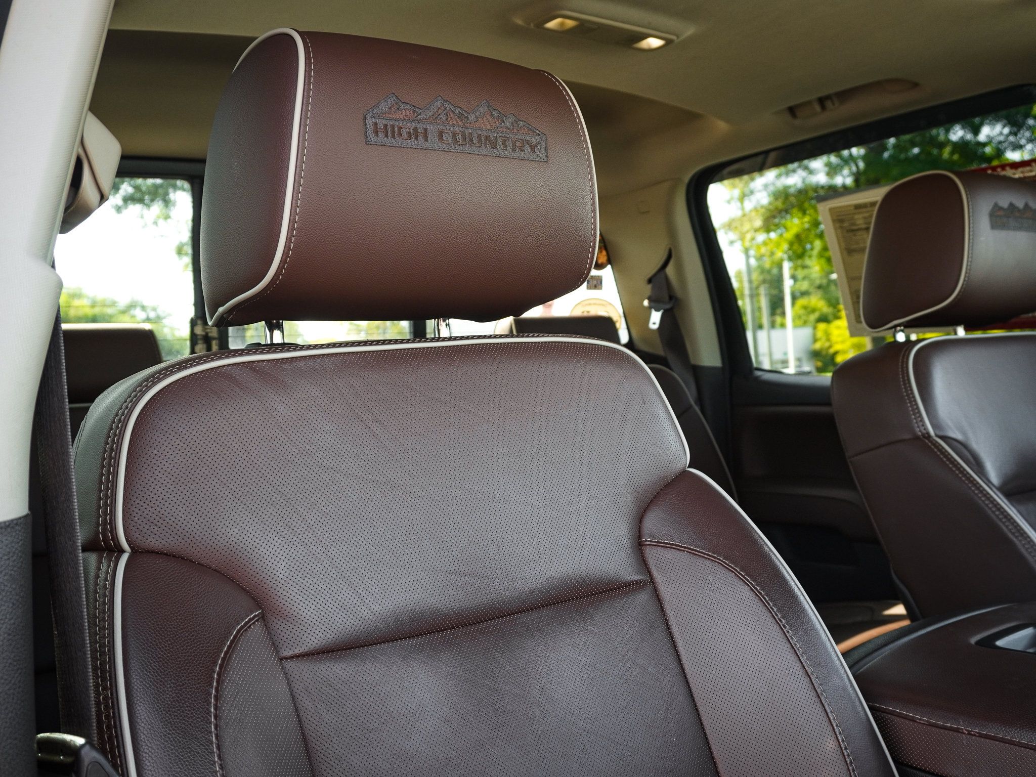 Used 2015 Chevrolet Silverado 1500 High Country w/ High Country Premium Package AWD/4WD image 32