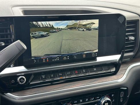 New 2025 GMC Sierra 3500 SLT w/ SLT Convenience Package image 31