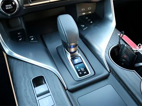 Used 2025 Lexus LX 700h Luxury image 26