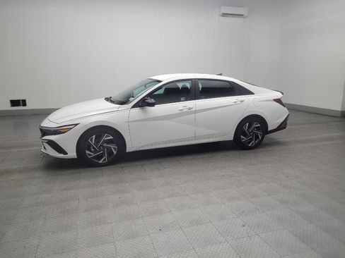 Used 2025 Hyundai Elantra Sport FWD image 2