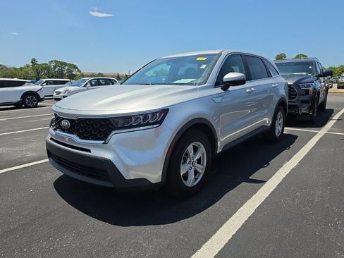 Certified 2021 Kia Sorento LX FWD image 6