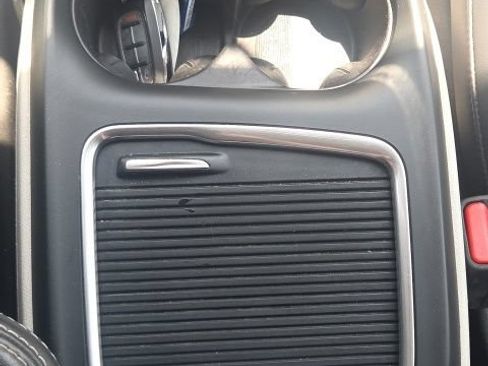 Used 2023 Chrysler Pacifica Touring-L FWD image 39