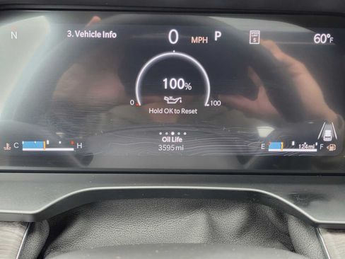 Used 2025 Jeep Grand Cherokee Overland AWD/4WD image 25
