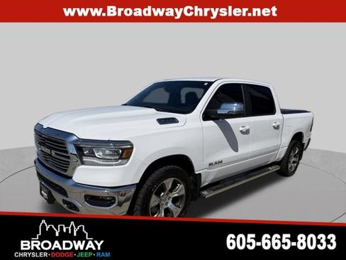 Used 2024 RAM 1500 Laramie AWD/4WD image 3