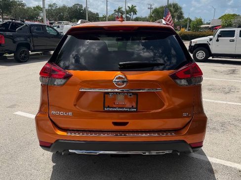 Used 2018 Nissan Rogue SL FWD image 6