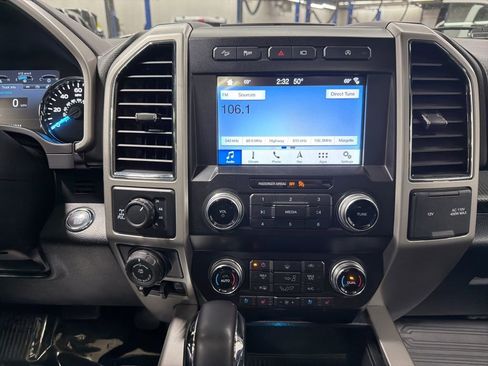 Used 2019 Ford F150 Lariat w/ Equipment Group 502A Luxury AWD/4WD image 16