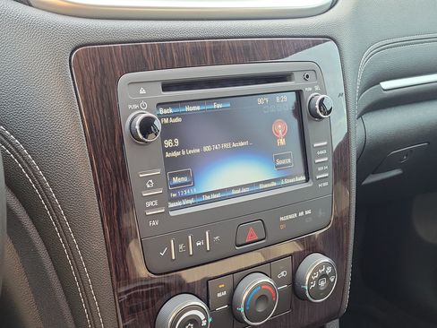 Used 2017 Chevrolet Traverse LT FWD image 28