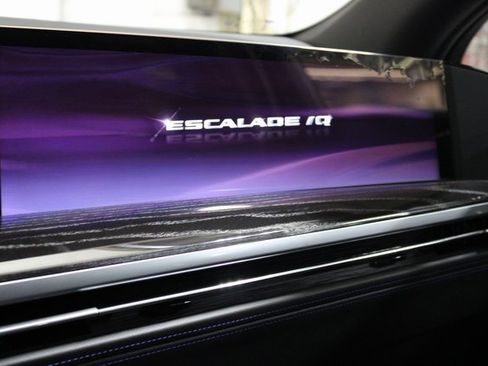 New 2025 Cadillac Escalade IQ Sport 1 w/ LPO, ONYX Package image 17