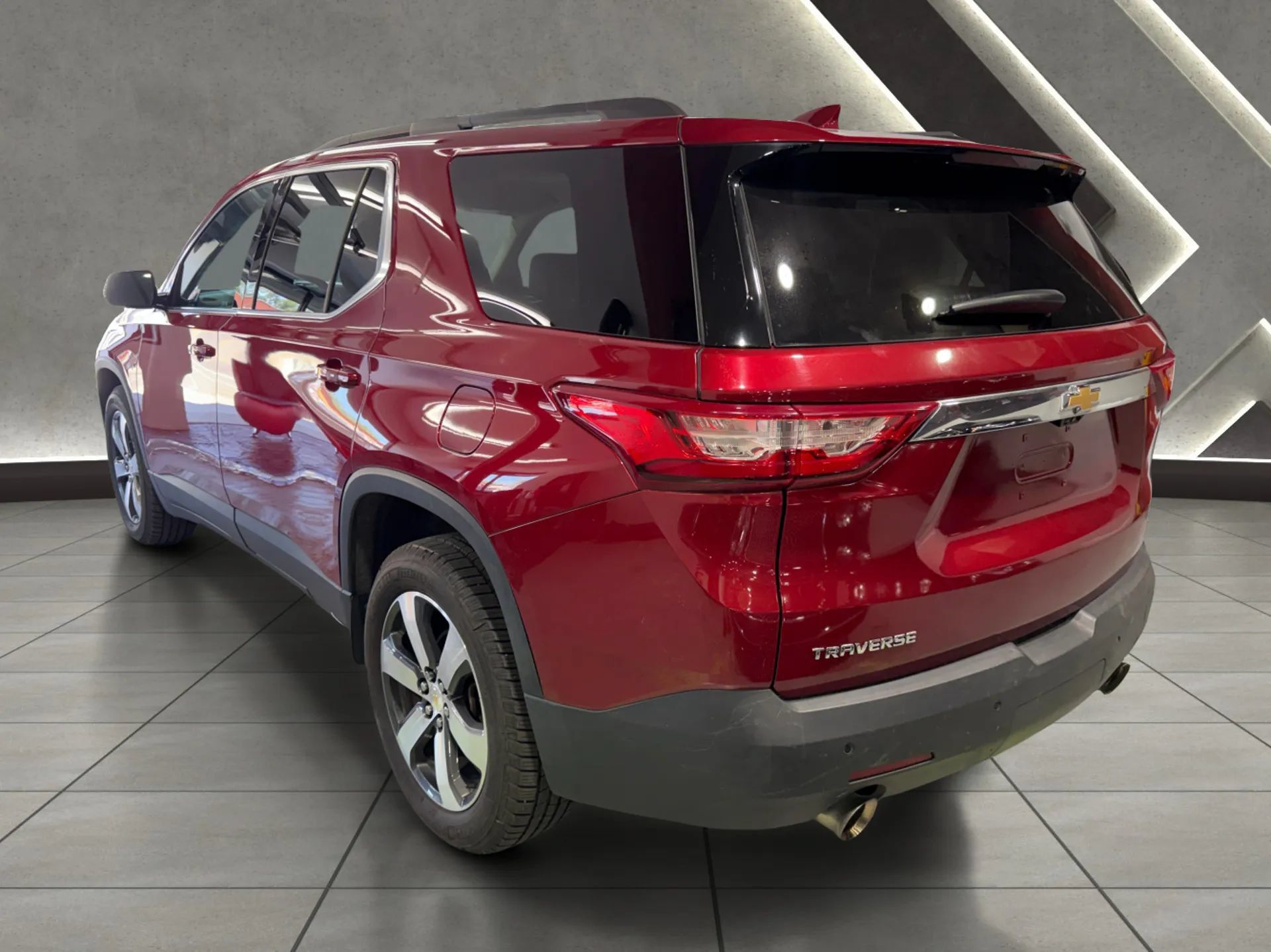 Used 2019 Chevrolet Traverse LT w/ LT Premium Package FWD image 5