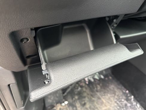 New 2026 Volkswagen Tiguan SE image 13