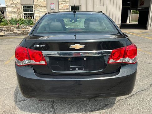 Used 2012 Chevrolet Cruze LS w/ Connectivity Package FWD image 5