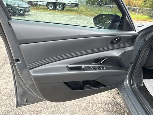 New 2025 Hyundai Elantra Sport image 10