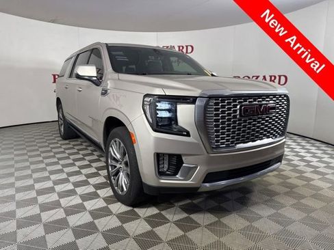 Used 2021 GMC Yukon XL Denali w/ Denali Premium Package image 1
