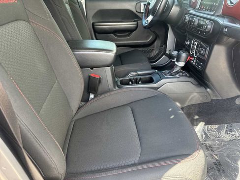 Used 2021 Jeep Gladiator Rubicon AWD/4WD image 22