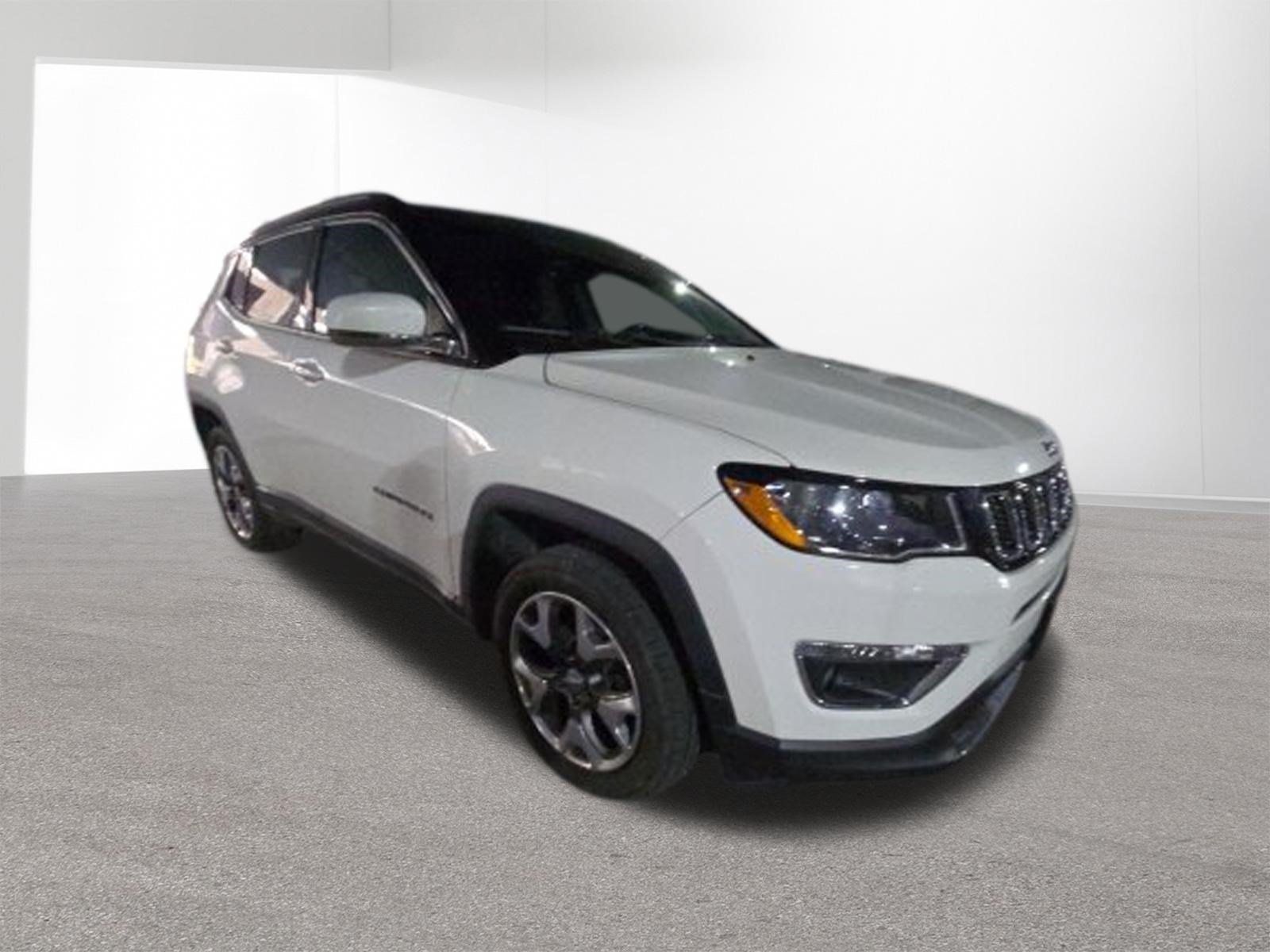 Used 2018 Jeep Compass Limited w/ Navigation Group AWD/4WD image 2