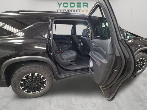 Used 2025 Chevrolet Traverse Z71 AWD/4WD image 36