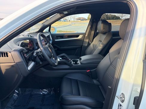 New 2026 Porsche Cayenne image 5