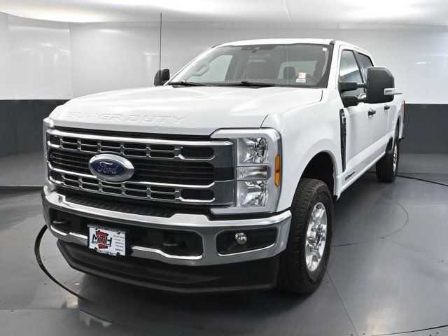 Used 2025 Ford F250 XLT w/ FX4 Off-Road Package AWD/4WD image 9