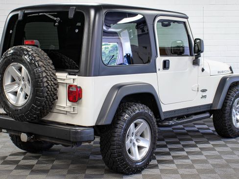 Used 2004 Jeep Wrangler Rubicon w/ Dual Top Group AWD/4WD image 3