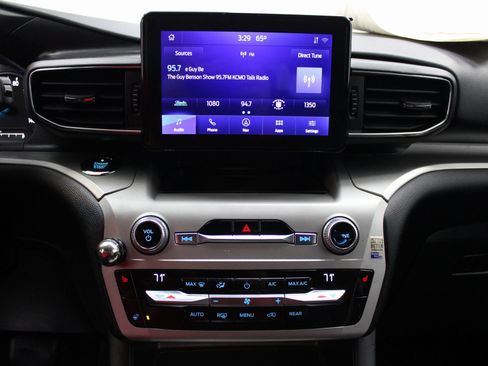 Used 2021 Ford Explorer XLT w/ Equipment Group 202A image 40