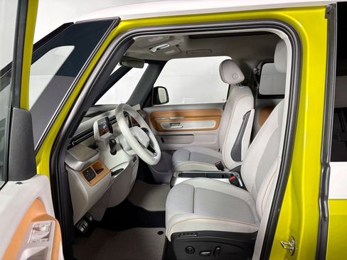 New 2025 Volkswagen ID. Buzz Pro S Plus image 11