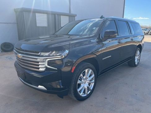 Used 2023 Chevrolet Suburban High Country w/ Advanced Technology Package image 1