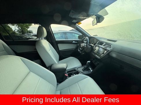 Used 2021 Volkswagen Tiguan SE R-Line FWD image 3