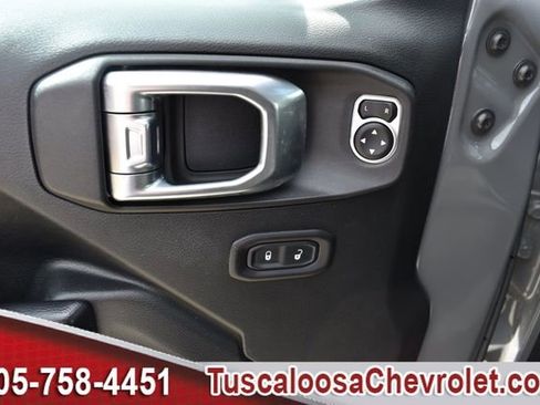 Used 2018 Jeep Wrangler Unlimited Sport S AWD/4WD image 19