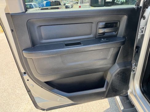 Used 2018 RAM 1500 Express image 41