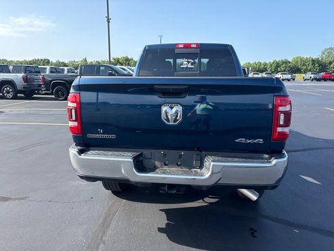 Used 2024 RAM 2500 Big Horn w/ Level 2 Equipment Group AWD/4WD image 11