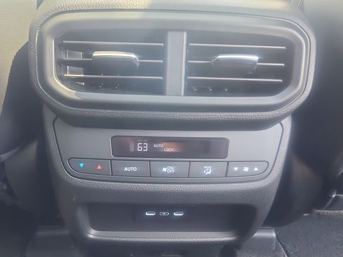 Used 2025 Honda Pilot Touring image 16