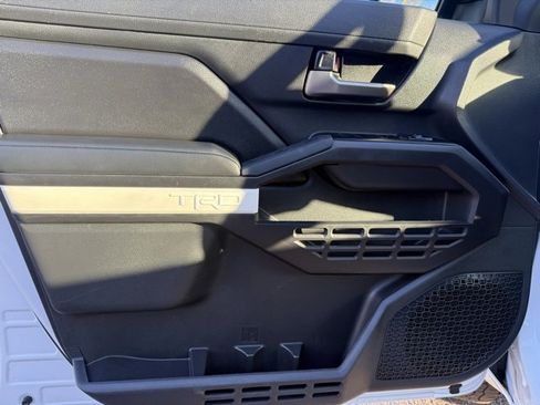 Used 2024 Toyota Tacoma 4x4 Double Cab image 11