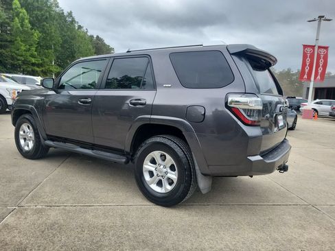 Used 2016 Toyota 4Runner SR5 RWD image 3